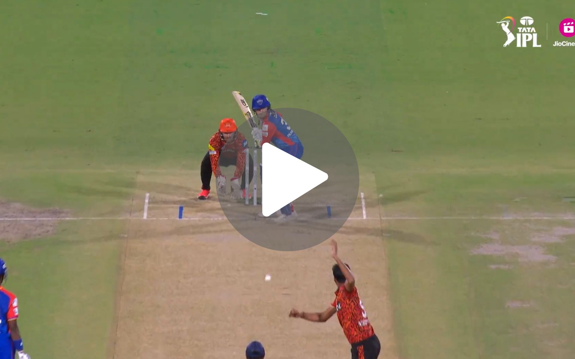 [Watch] 4, 4, 6, 4, 6, 6: Firing Jake Fraser-McGurk Blasts Sundar For 30 Runs